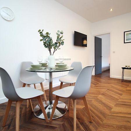 Fully Equipped Kitchen, Parking, City Centre Σουόνσι Εξωτερικό φωτογραφία