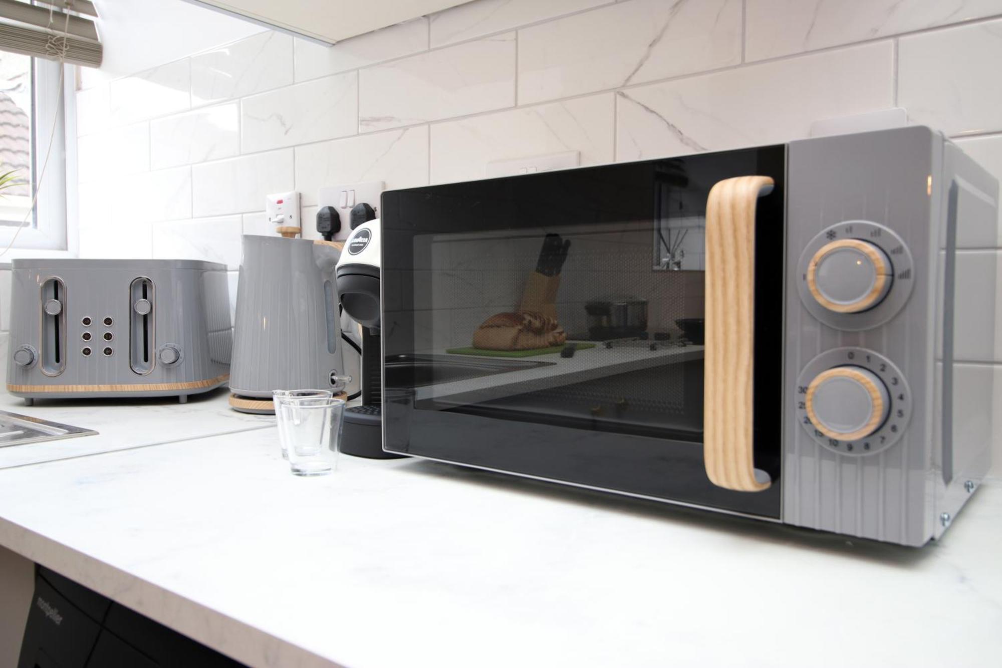Fully Equipped Kitchen, Parking, City Centre Σουόνσι Εξωτερικό φωτογραφία