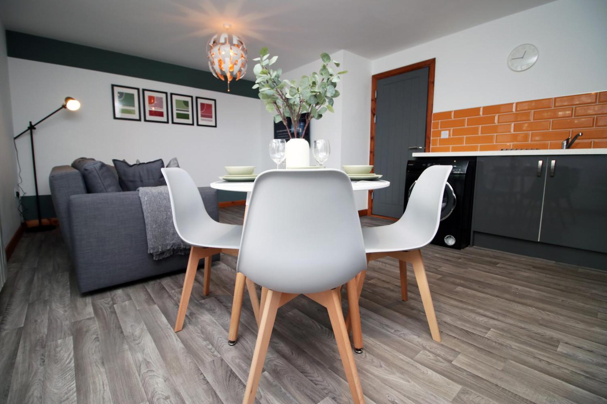 Fully Equipped Kitchen, Parking, City Centre Σουόνσι Εξωτερικό φωτογραφία