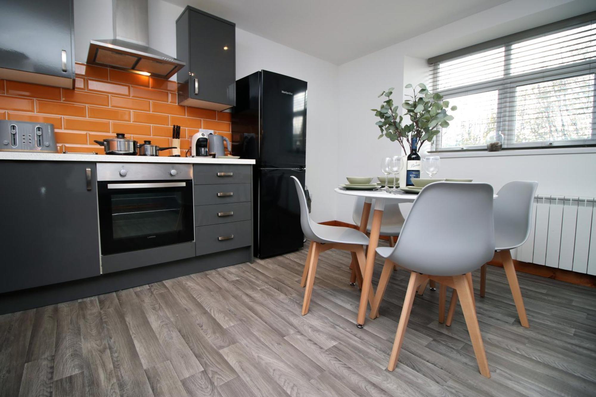 Fully Equipped Kitchen, Parking, City Centre Σουόνσι Εξωτερικό φωτογραφία