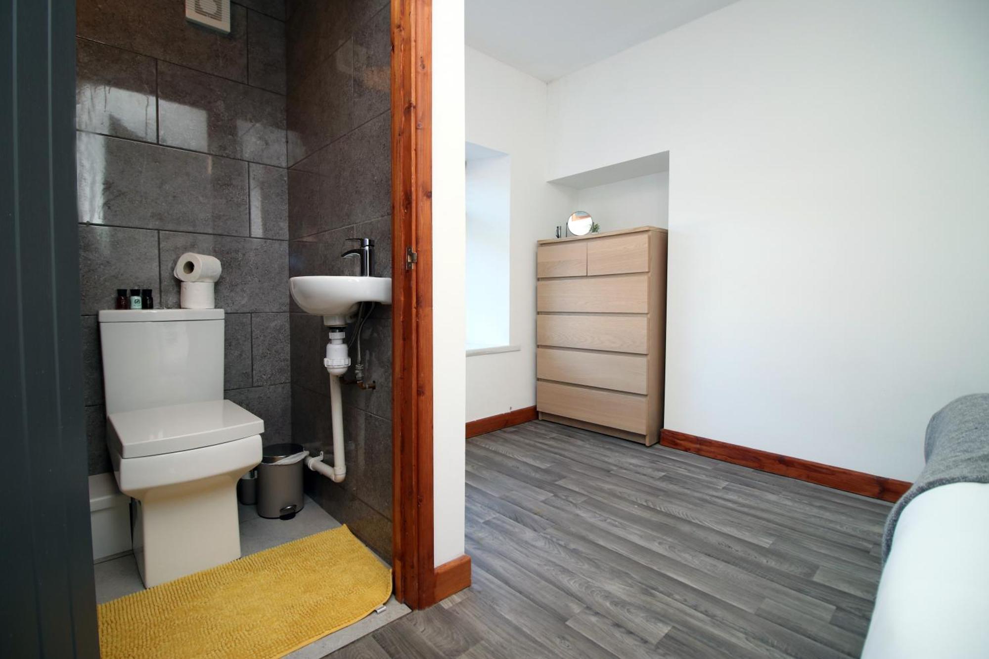 Fully Equipped Kitchen, Parking, City Centre Σουόνσι Εξωτερικό φωτογραφία