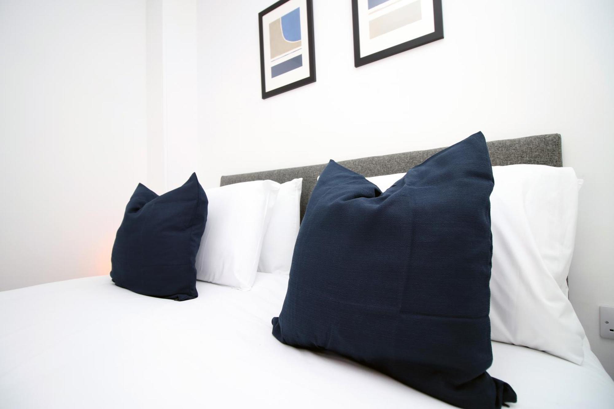 Fully Equipped Kitchen, Parking, City Centre Σουόνσι Εξωτερικό φωτογραφία