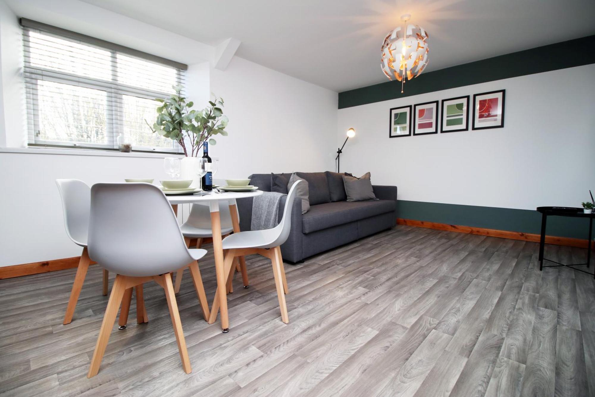 Fully Equipped Kitchen, Parking, City Centre Σουόνσι Εξωτερικό φωτογραφία