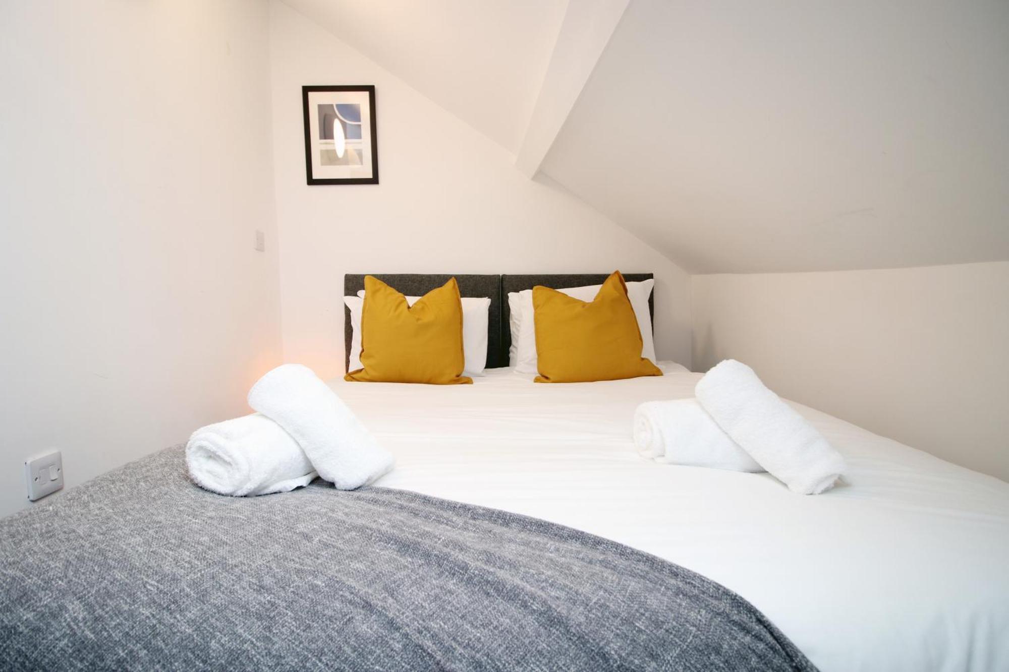 Fully Equipped Kitchen, Parking, City Centre Σουόνσι Εξωτερικό φωτογραφία