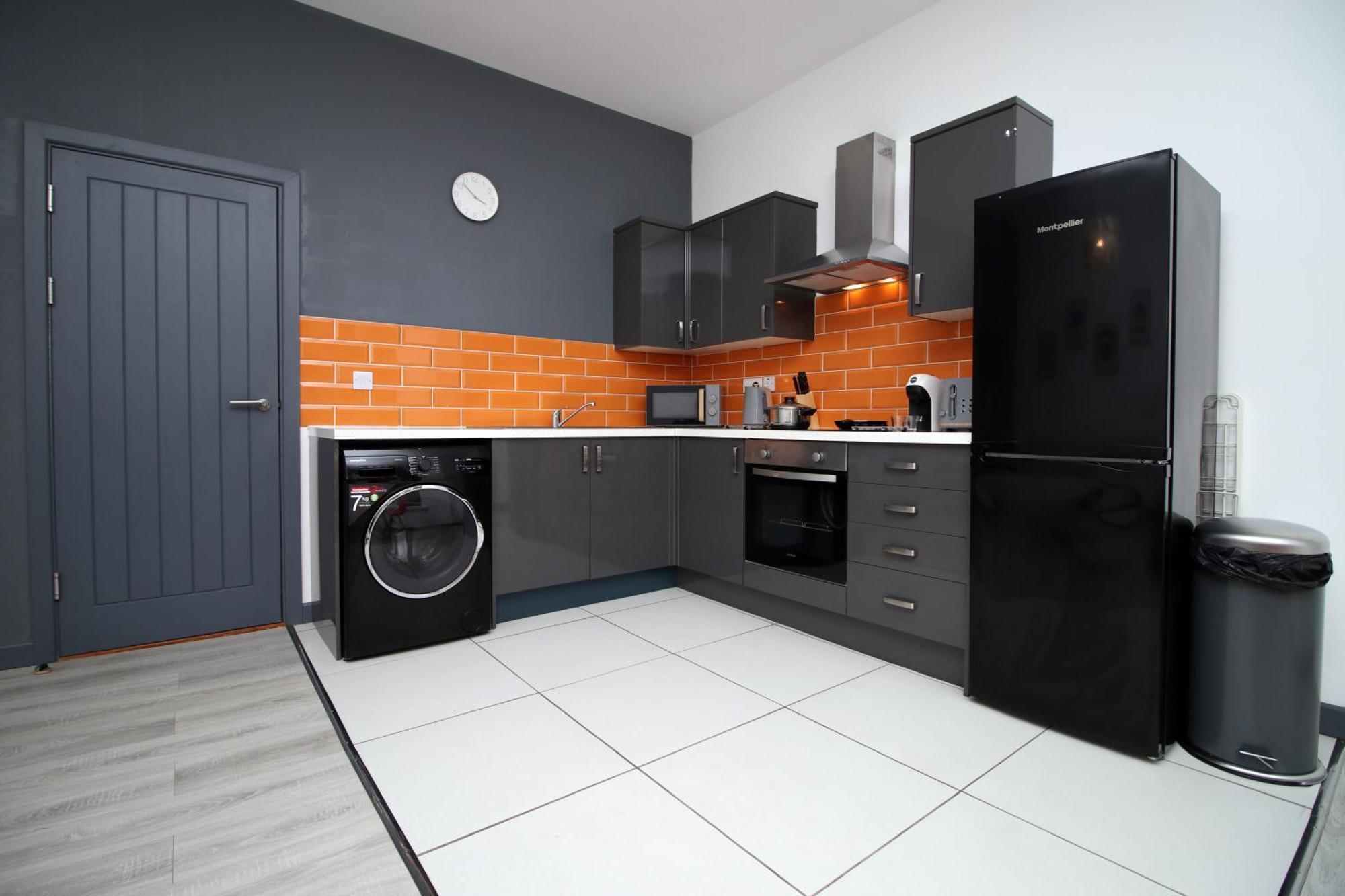 Fully Equipped Kitchen, Parking, City Centre Σουόνσι Εξωτερικό φωτογραφία