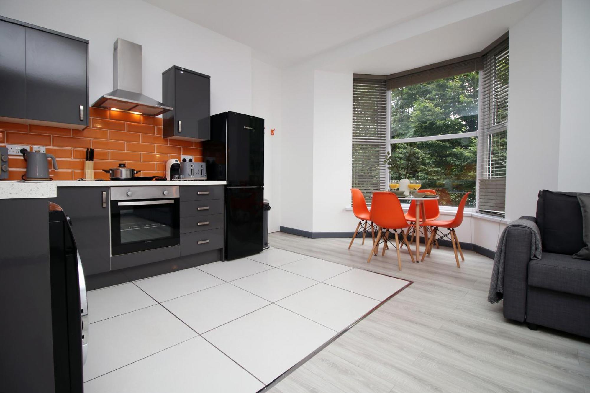 Fully Equipped Kitchen, Parking, City Centre Σουόνσι Εξωτερικό φωτογραφία