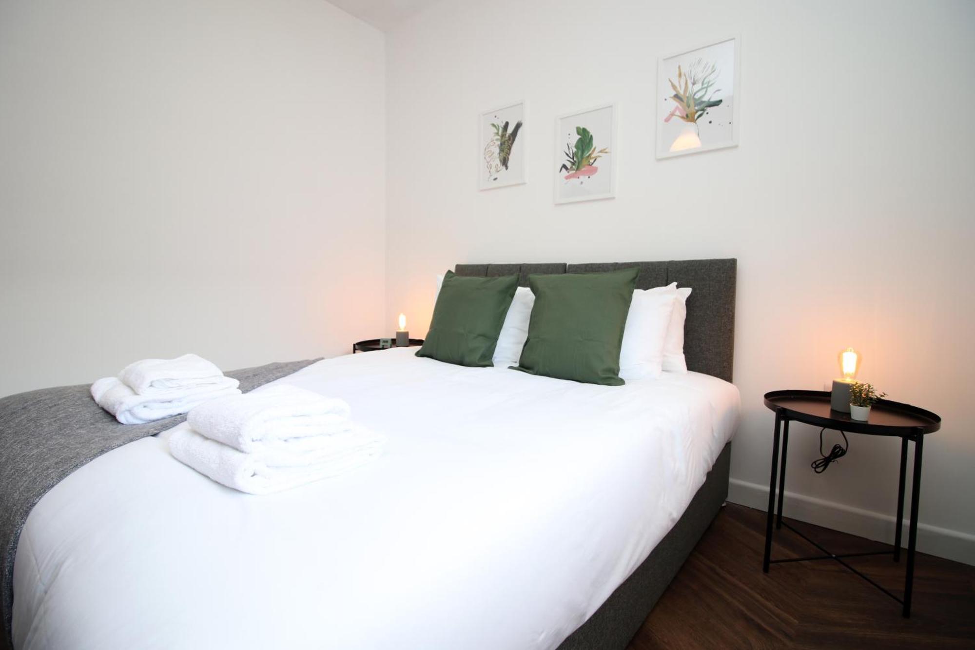 Fully Equipped Kitchen, Parking, City Centre Σουόνσι Εξωτερικό φωτογραφία