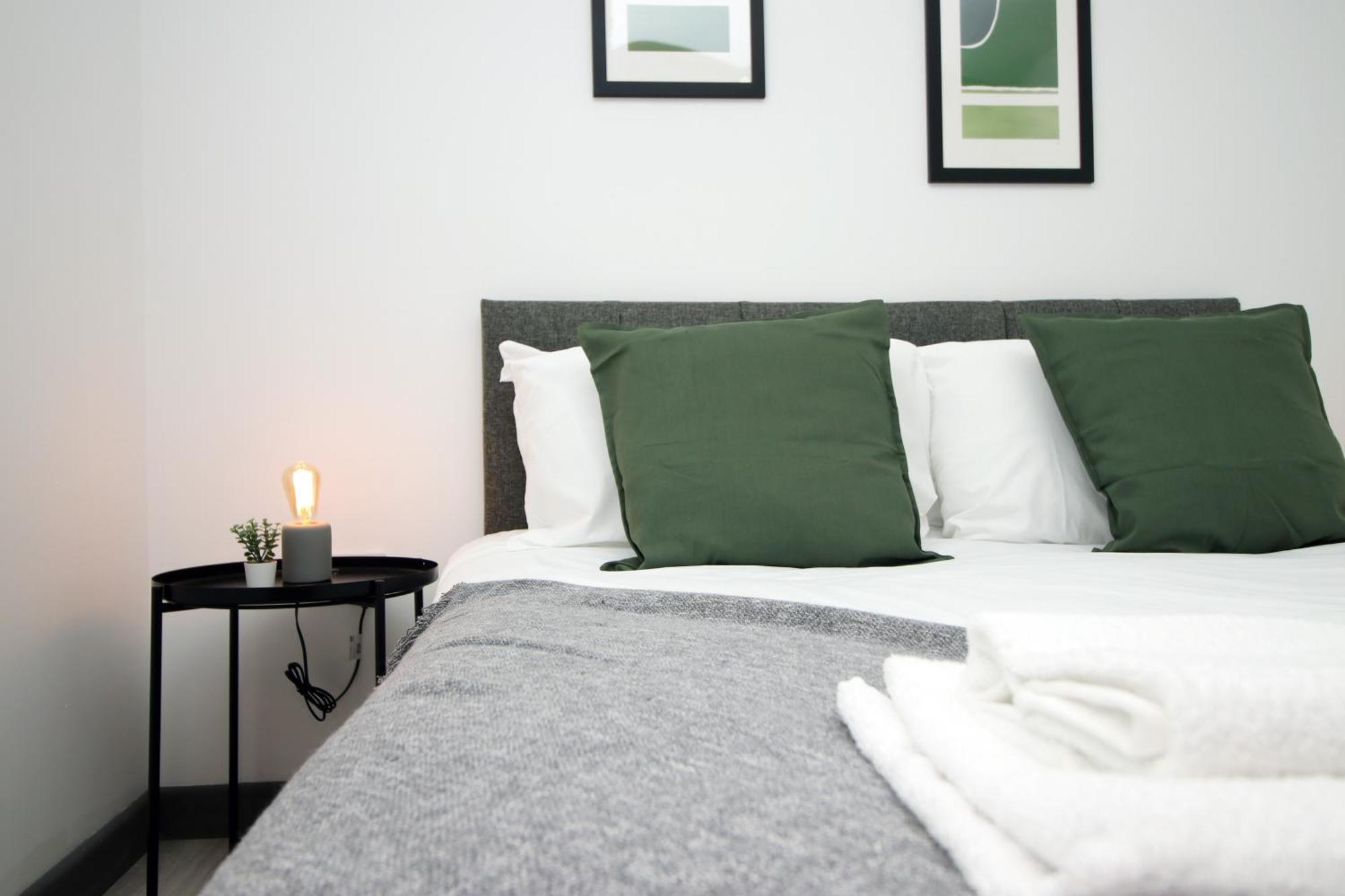 Fully Equipped Kitchen, Parking, City Centre Σουόνσι Εξωτερικό φωτογραφία