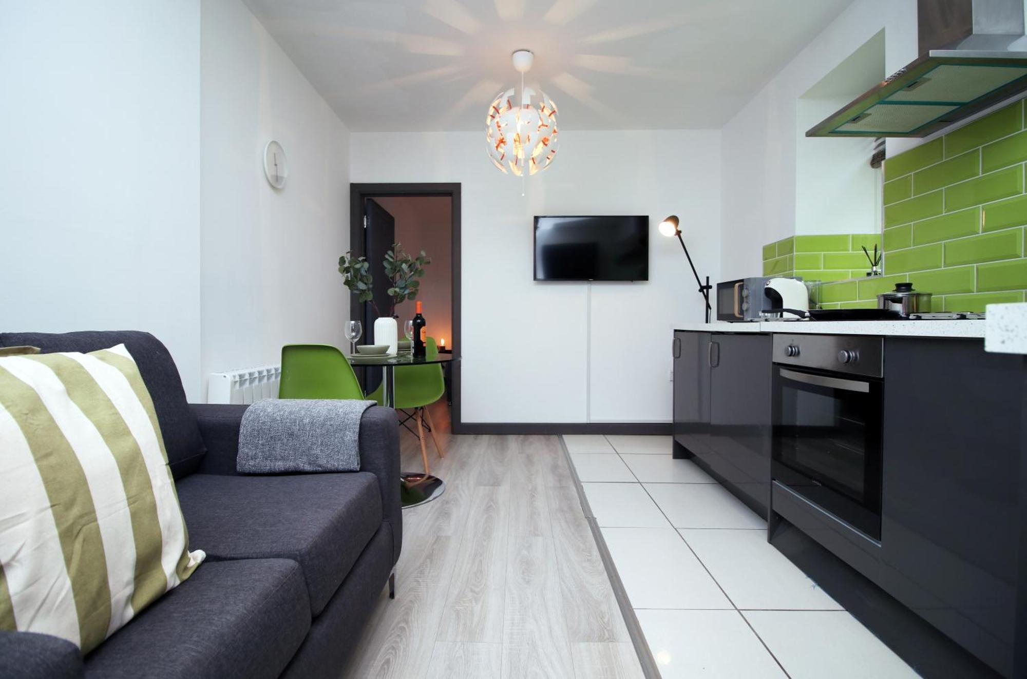 Fully Equipped Kitchen, Parking, City Centre Σουόνσι Εξωτερικό φωτογραφία