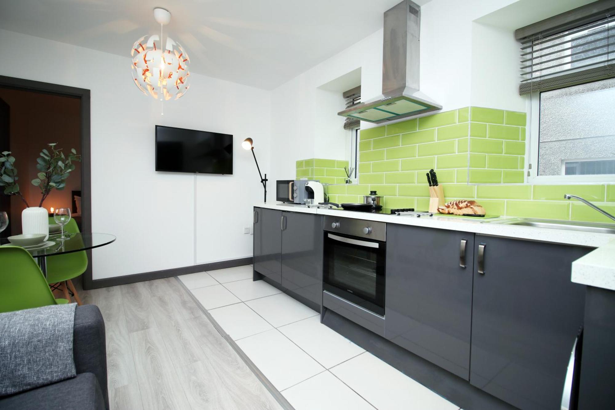 Fully Equipped Kitchen, Parking, City Centre Σουόνσι Εξωτερικό φωτογραφία