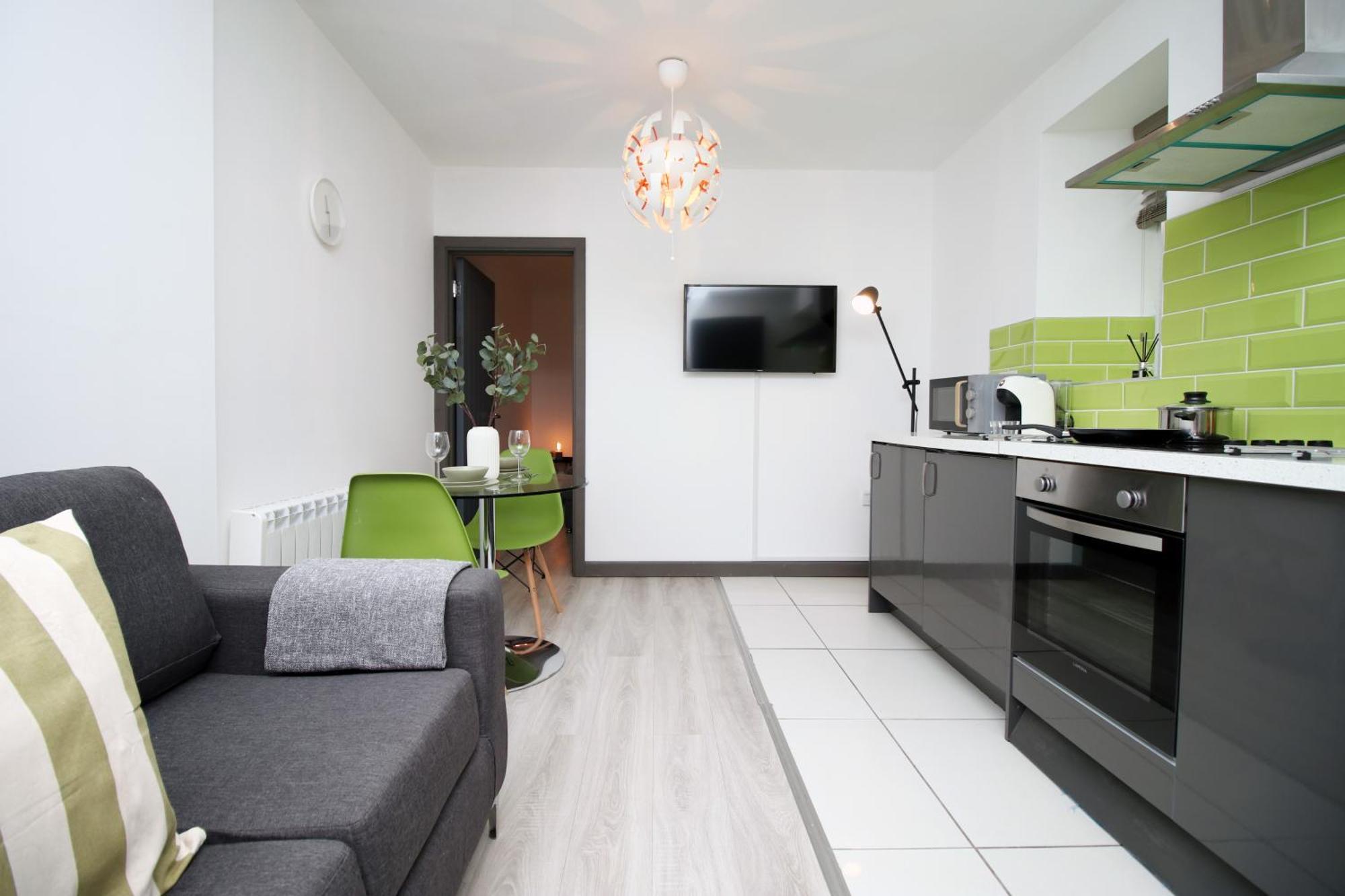 Fully Equipped Kitchen, Parking, City Centre Σουόνσι Εξωτερικό φωτογραφία