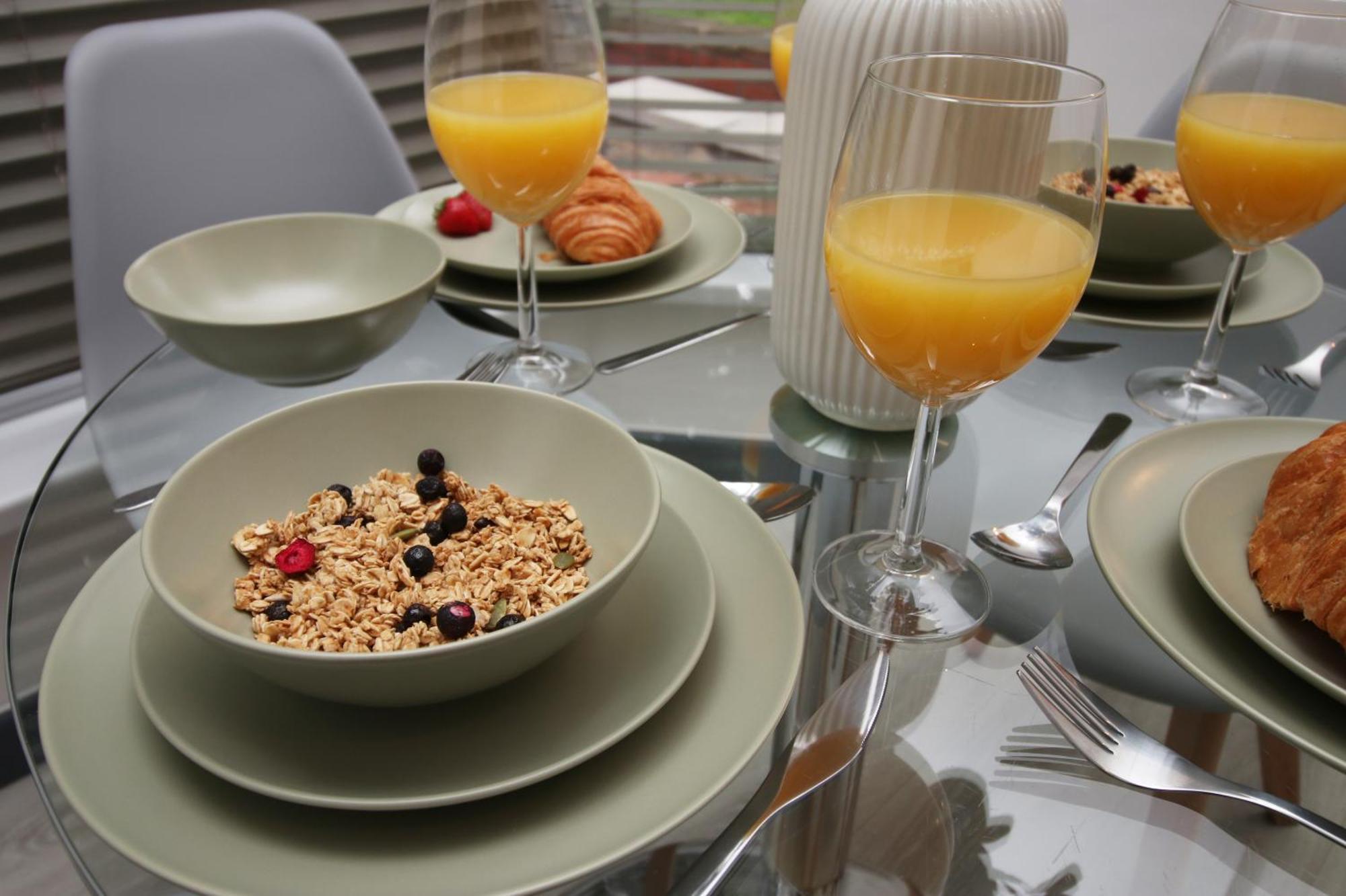 Fully Equipped Kitchen, Parking, City Centre Σουόνσι Εξωτερικό φωτογραφία